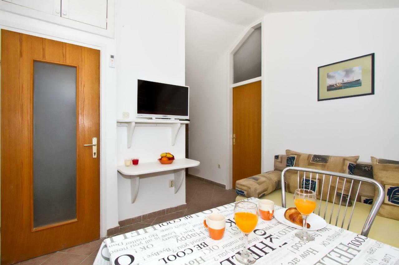 Apartment Center Marija Водице Экстерьер фото